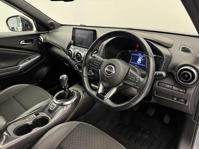 Nissan Juke 1.0 DiG-T 114 Kiiro 5dr