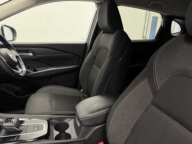 Nissan Qashqai 1.3 DiG-T MH 158 N-Connecta 5dr Xtronic