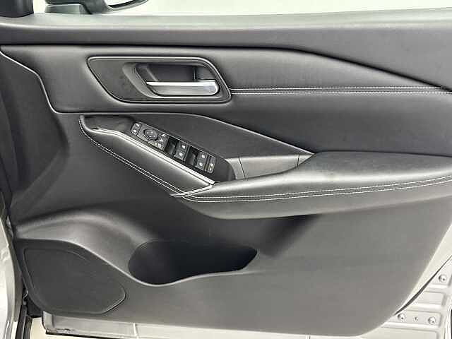 Nissan Qashqai 1.3 DiG-T MH 158 N-Connecta 5dr Xtronic