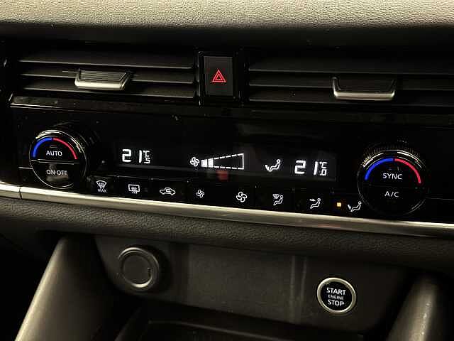 Nissan Qashqai 1.3 DiG-T MH 158 N-Connecta 5dr Xtronic
