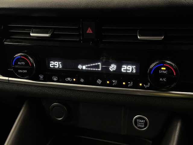 Nissan Qashqai 1.3 DiG-T MH N-Connecta 5dr