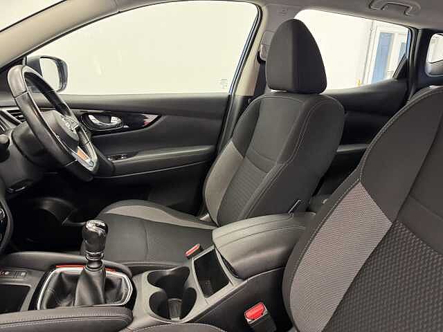 Nissan Qashqai 1.3 DiG-T Acenta Premium 5dr