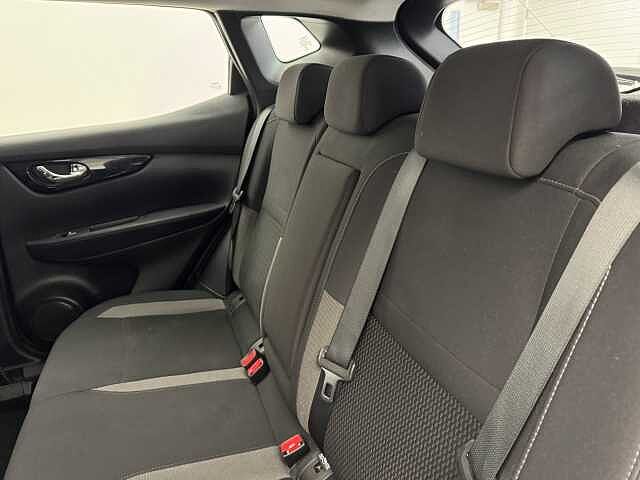 Nissan Qashqai 1.3 DiG-T Acenta Premium 5dr