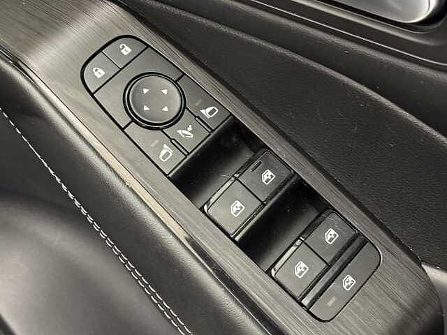 Nissan Qashqai 1.3 DiG-T MH N-Connecta 5dr