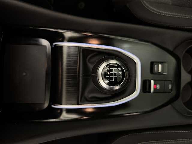 Nissan Qashqai 1.3 DiG-T MH Premiere Edition 5dr