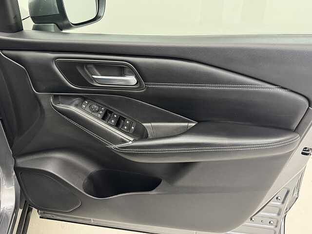 Nissan Qashqai 1.3 DiG-T MH Premiere Edition 5dr