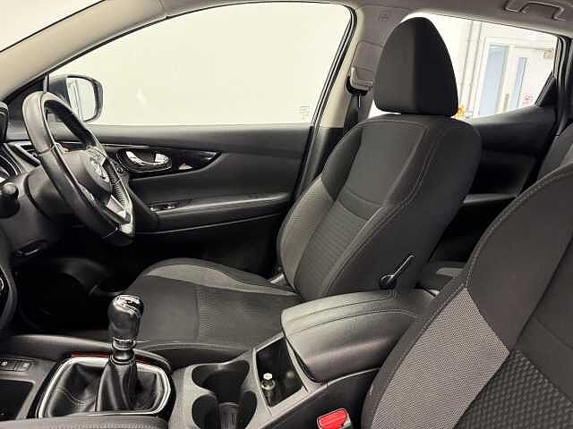 Nissan Qashqai 1.3 DiG-T Acenta Premium 5dr
