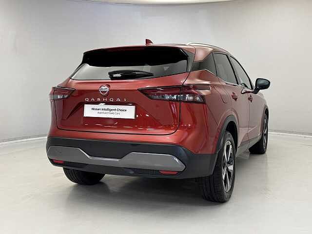 Nissan Qashqai 1.3 DiG-T MH N-Connecta [Glass Roof] 5dr